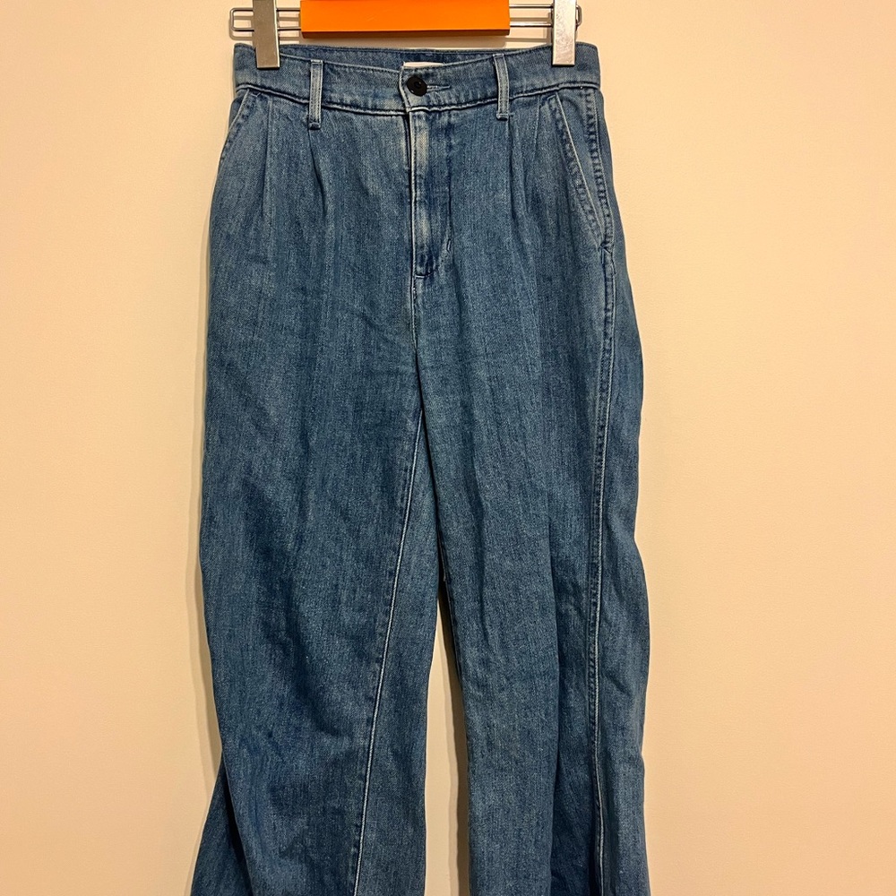 Wilfred Free Pleated Relaxed Wide Leg Jeans